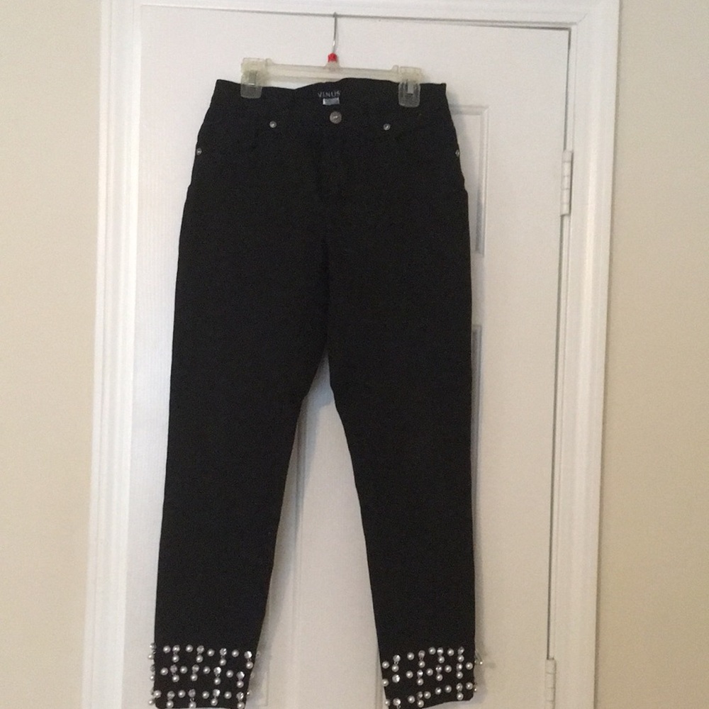 Venus Pearl Detail Capri Pants